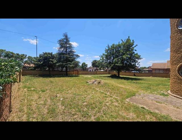 15 BEDROOM HOUSE FOR SALE IN SOSHANGUVE L